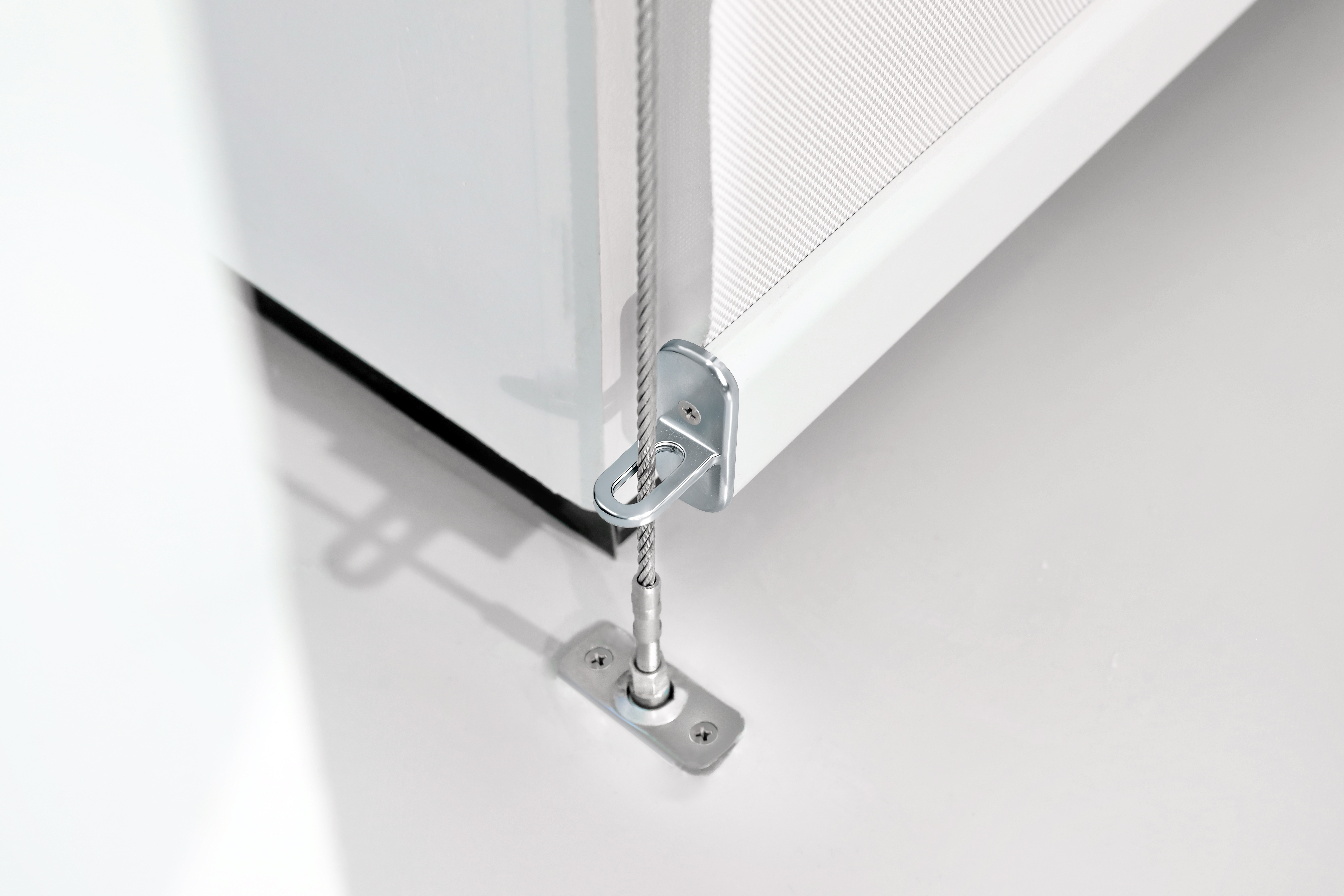 DK120-63 WIREROPE GUIDED WINDPROOF ROLLER BLINDS